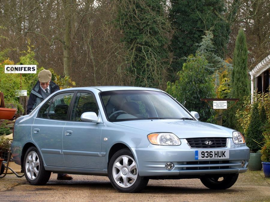  Hyundai Accent 5-Door 2003 года  (UK) (фото 9 из 10)